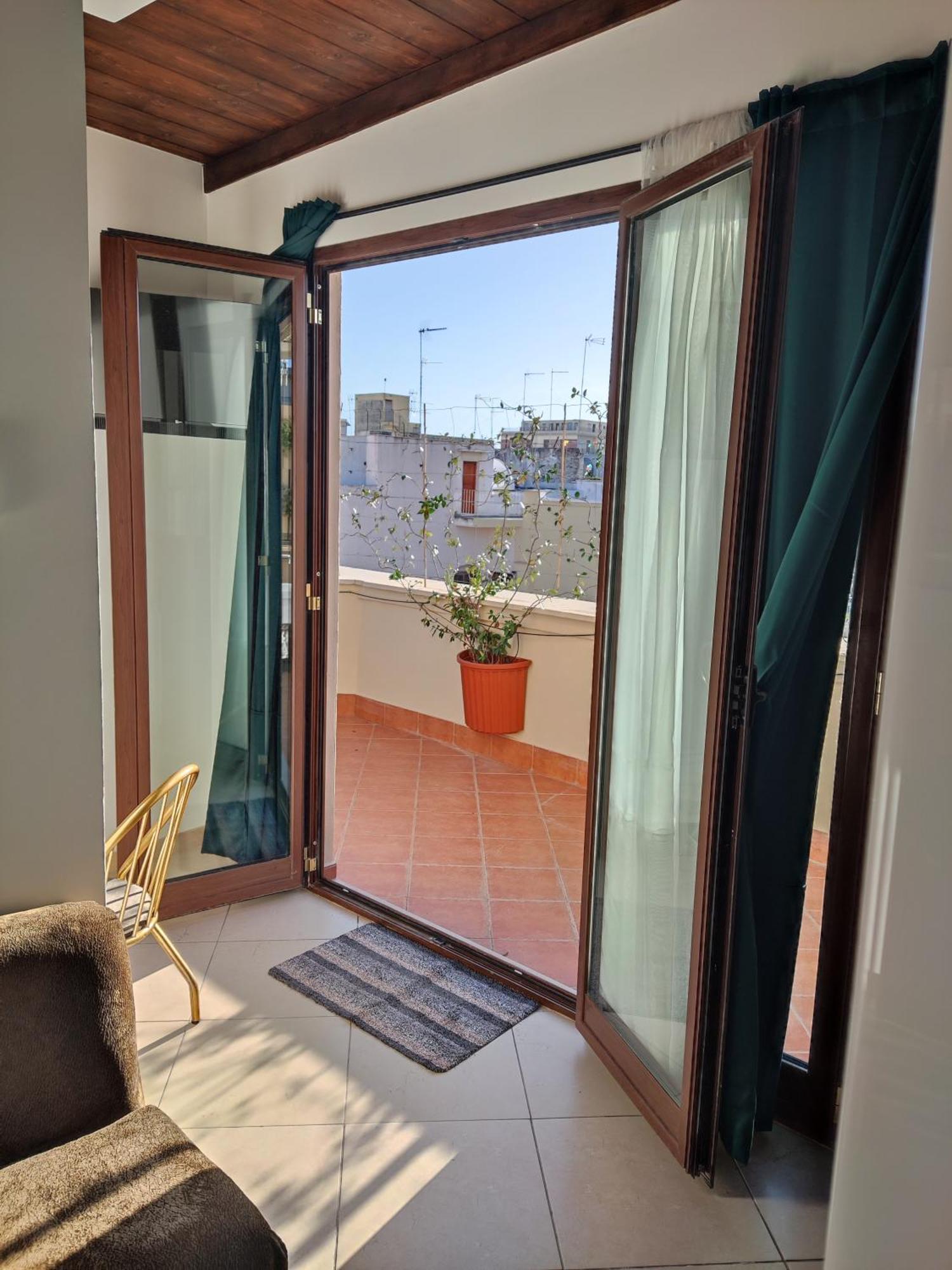 Trani Residence Buitenkant foto