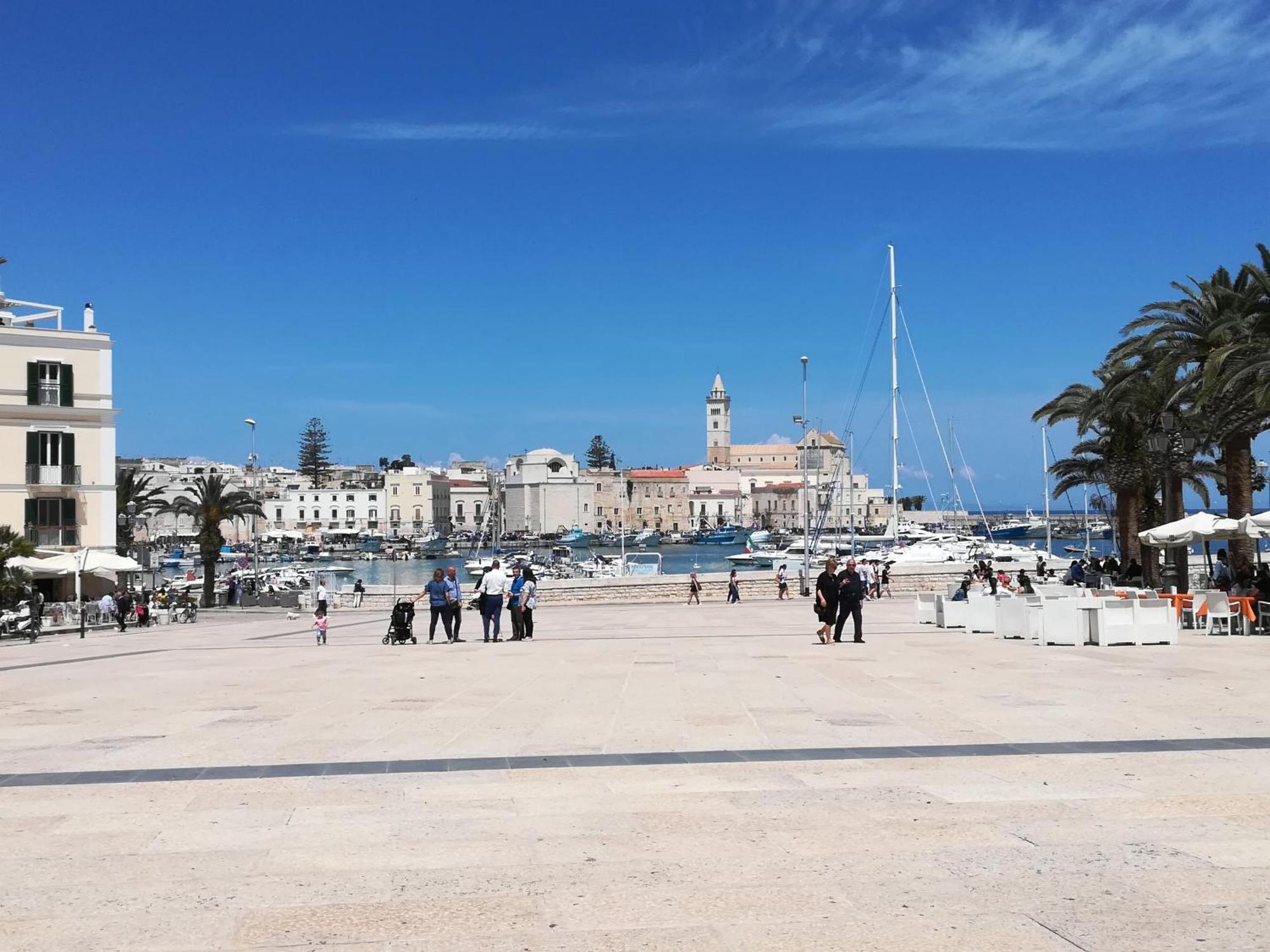 Trani Residence Buitenkant foto