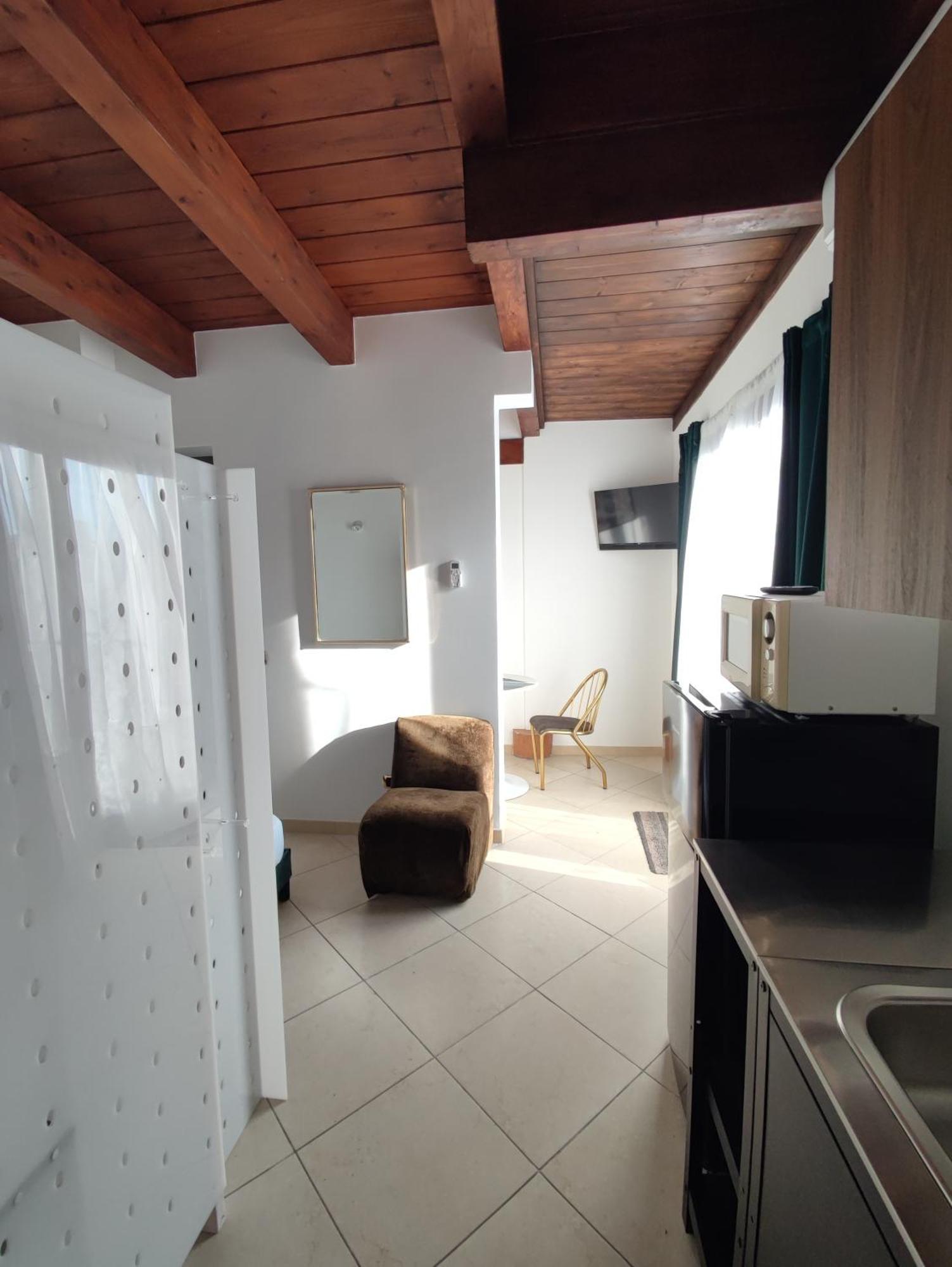 Trani Residence Buitenkant foto