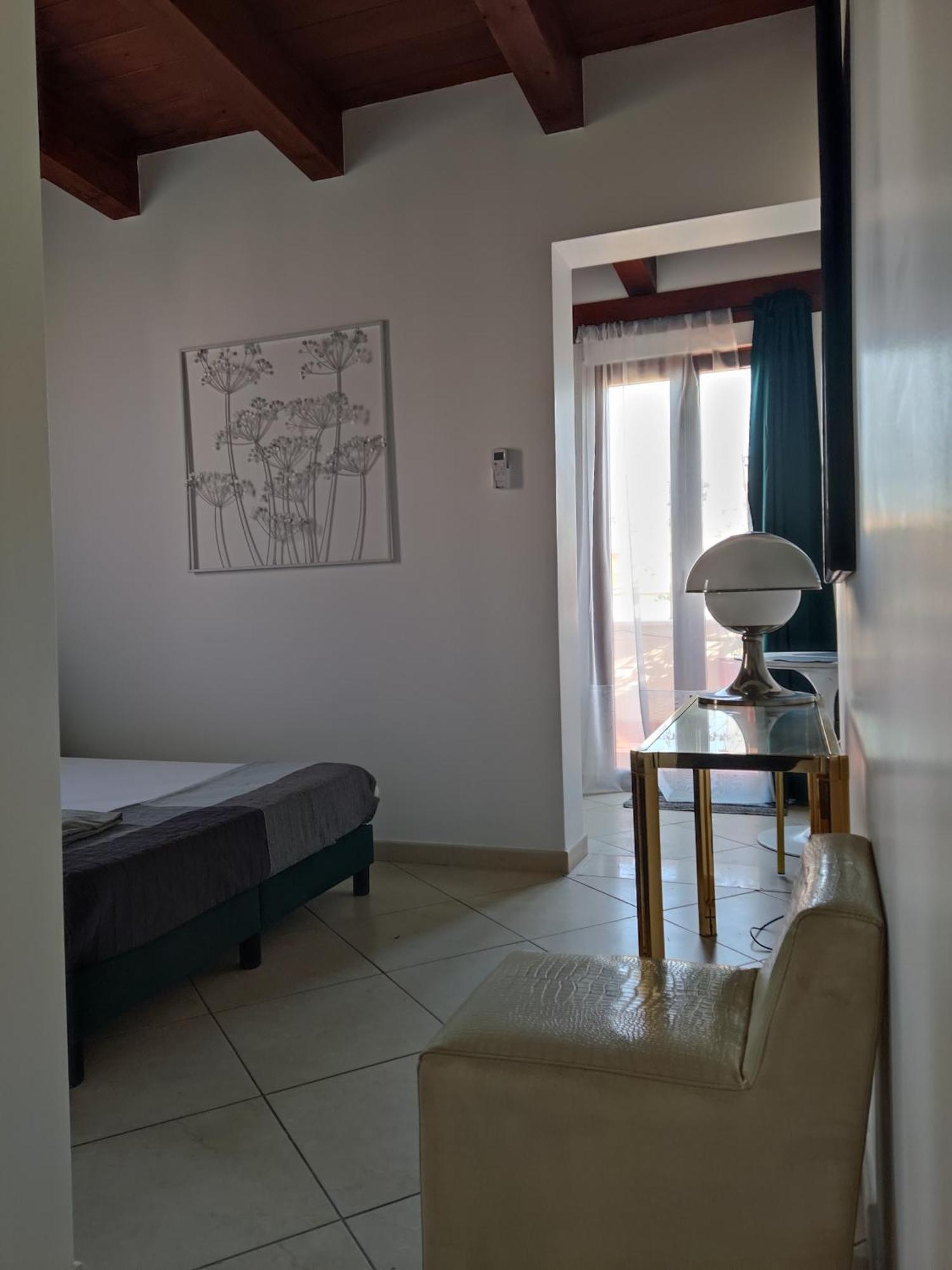 Trani Residence Buitenkant foto